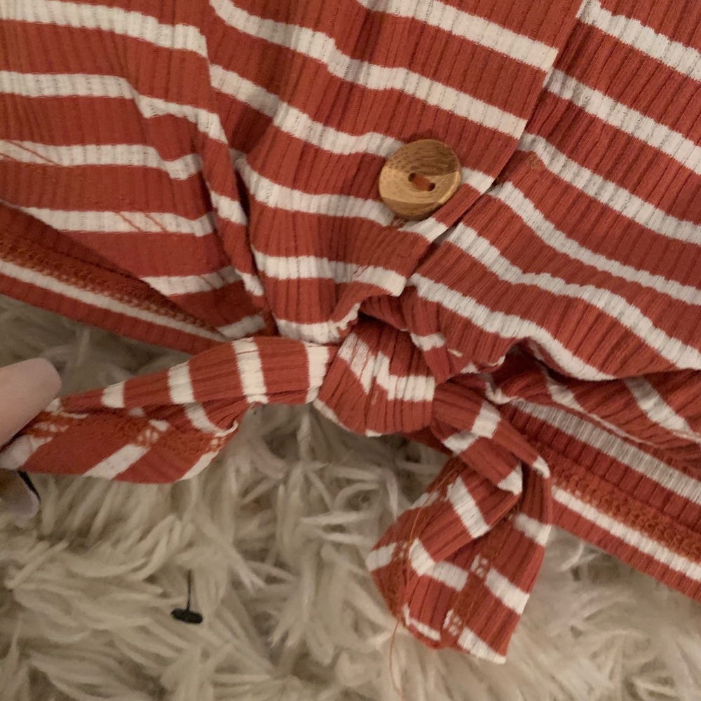 Striped crop top - Picture 2 of 3